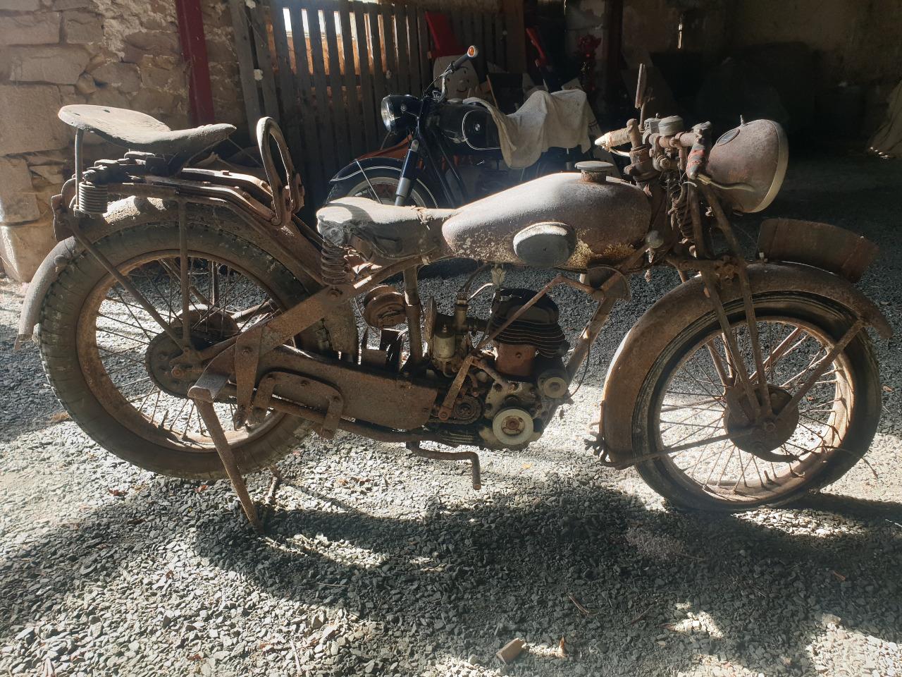 MOTOBECANE B4 350 - 1931 LesAnciennes.com