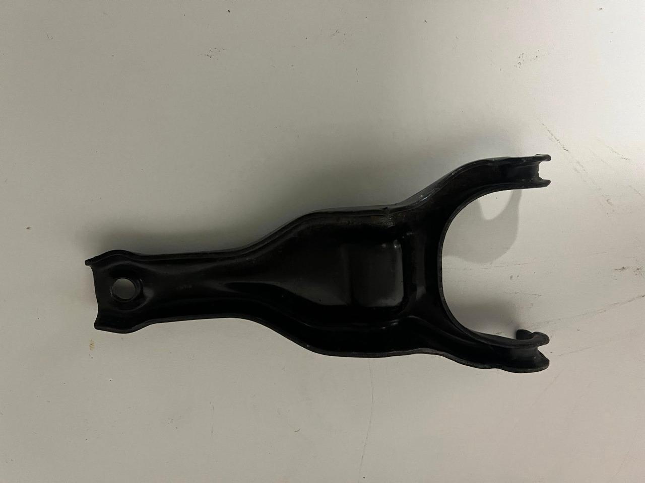 FOURCHETTE EMBRAYAGE RENAULT DAUPHINE / 4CV LesAnciennes.com