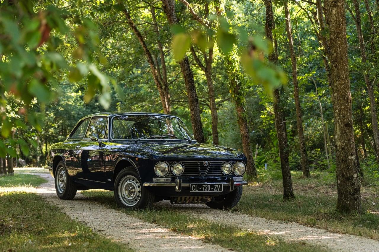 1973 Alfa Romeo 2000 GTV LesAnciennes.com