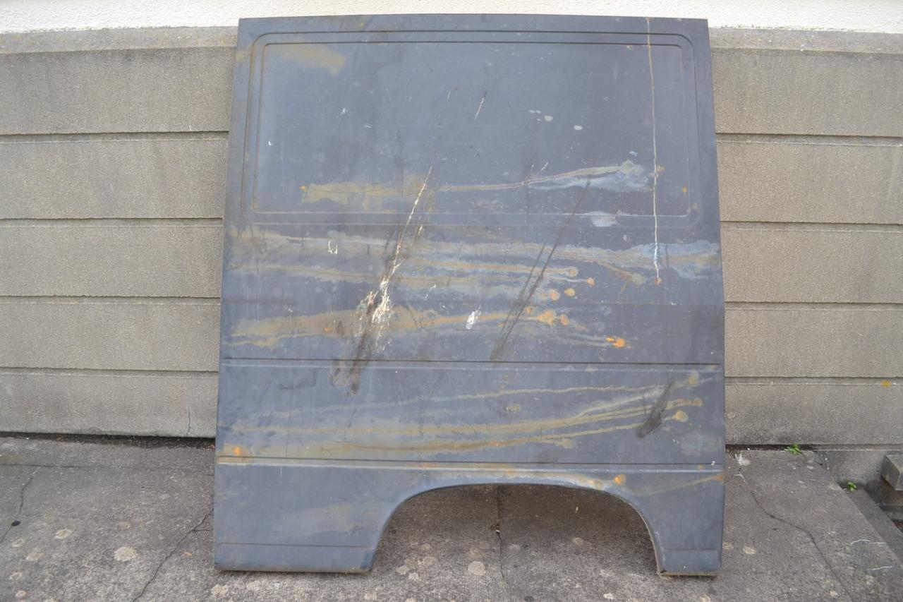 Panneau latéral gauche PEUGEOT J9, neuf LesAnciennes.com