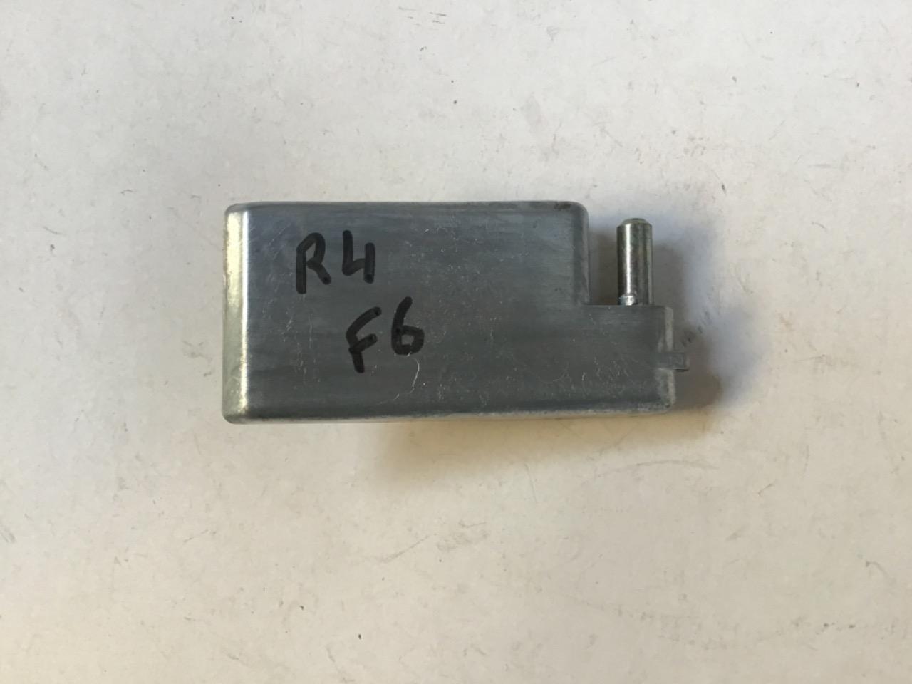 CHARNIÈRE NEUVE GIRAFON RENAULT 4 (R4) F6 LesAnciennes.com