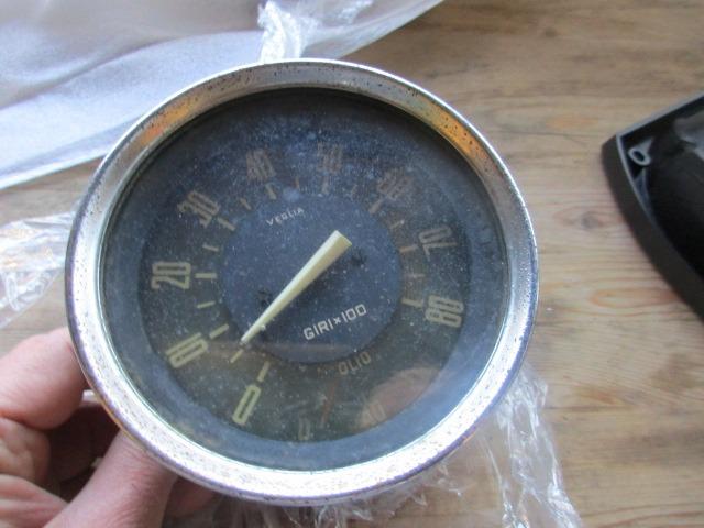 Compte tours Alfa Romeo Giulietta Sprint Spider LesAnciennes.com