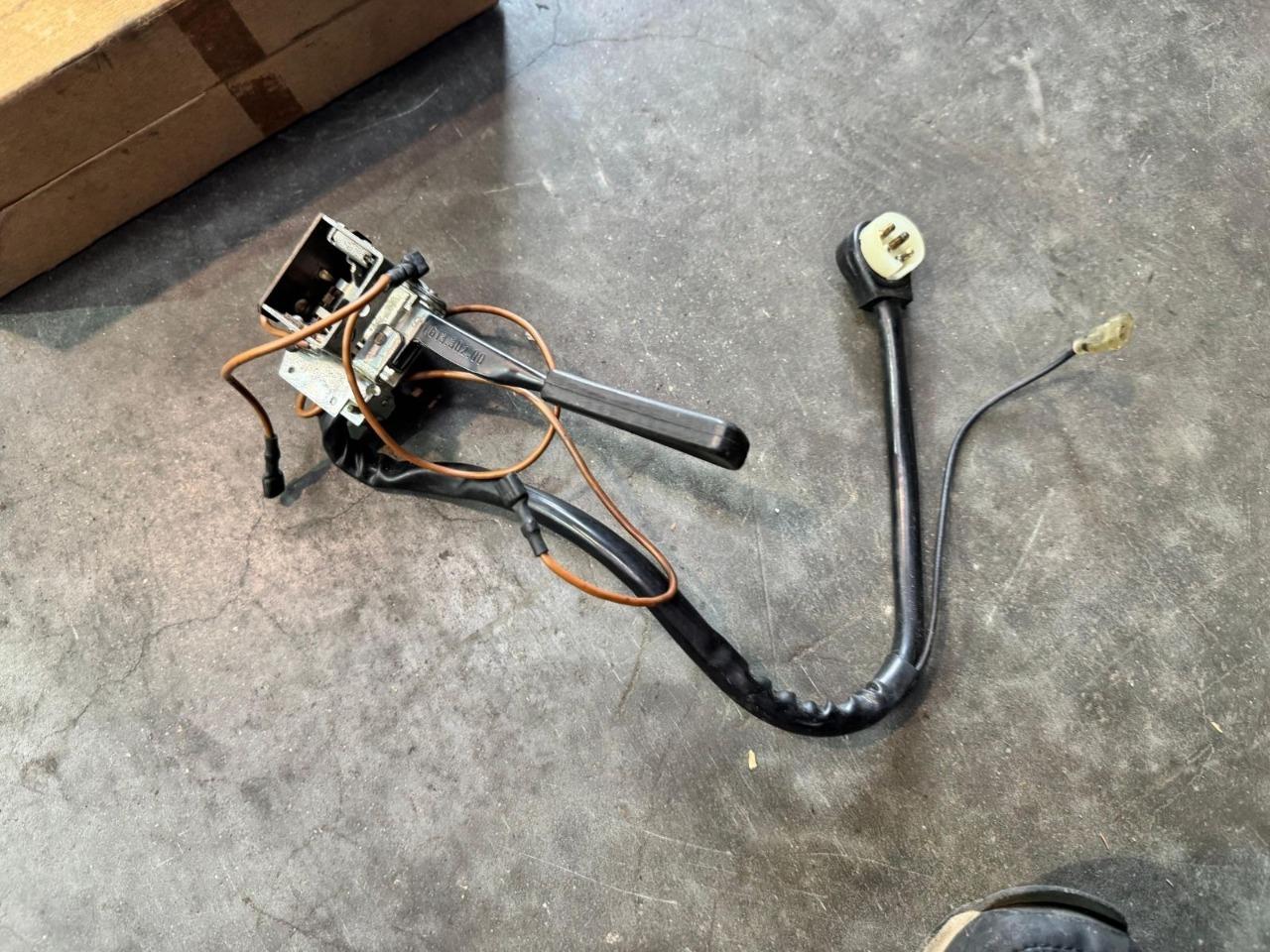 Commodo d’essuie-glace PORSCHE 911-912 LesAnciennes.com