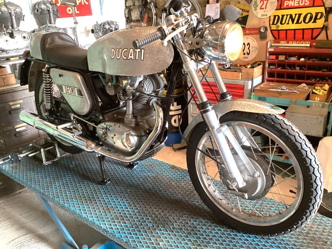 DUCATI 450 Desmo - 1972 LesAnciennes.com