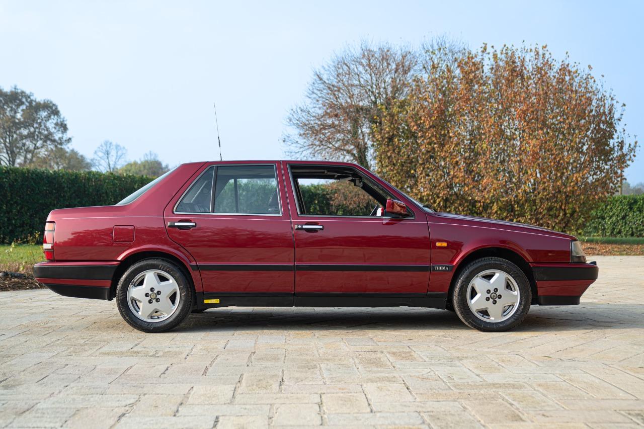 LANCIA Thema 8.32 - 1989 LesAnciennes.com