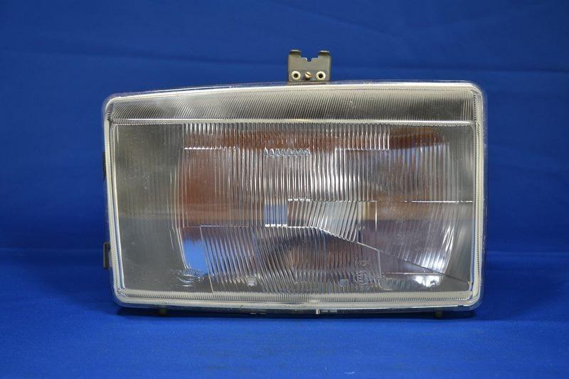 Phare G H4 Ducellier PEUGEOT 305 neuf LesAnciennes.com