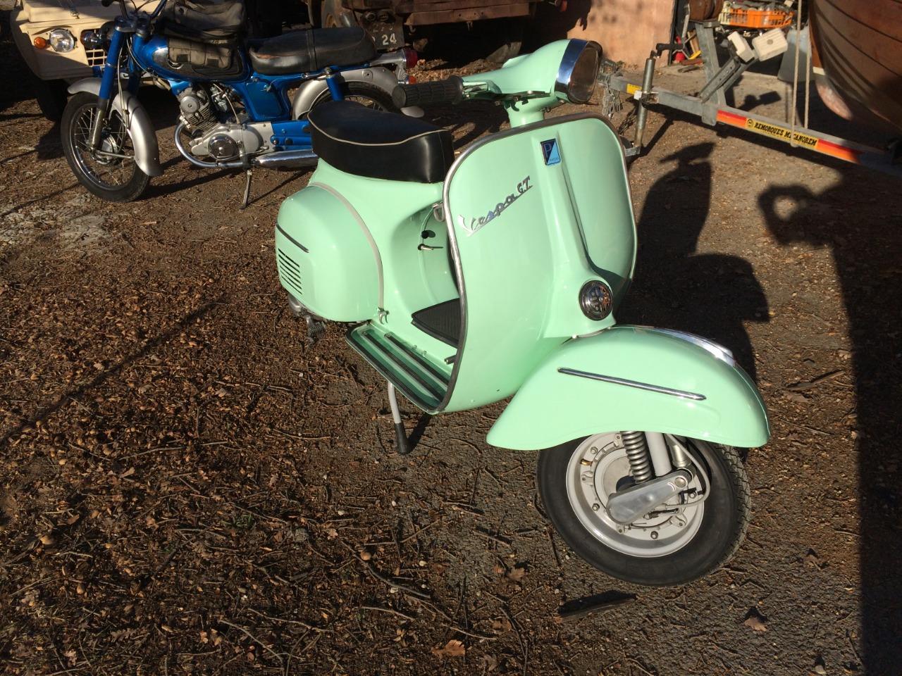 VESPA Gran Turismo - 1967 LesAnciennes.com