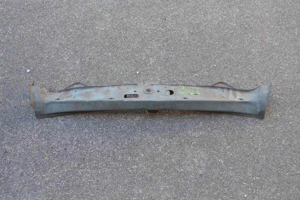 Traverse supérieure avant PEUGEOT 403, neuve LesAnciennes.com