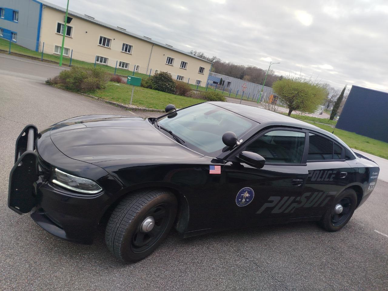DODGE Charger Police Interceptor - 2010 LesAnciennes.com