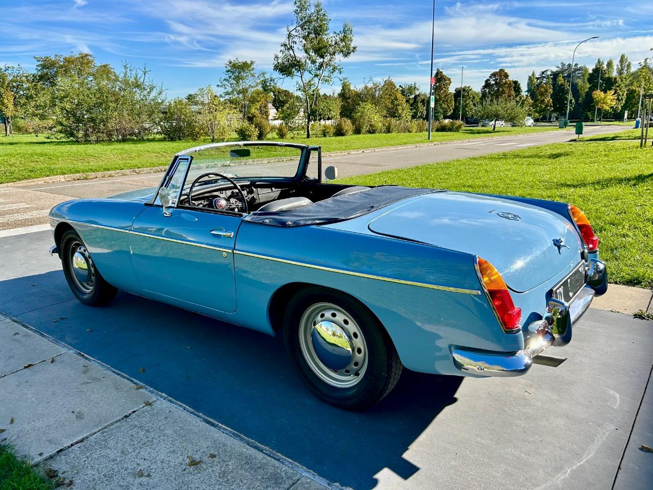 MG MGB MK1 - 1965 LesAnciennes.com