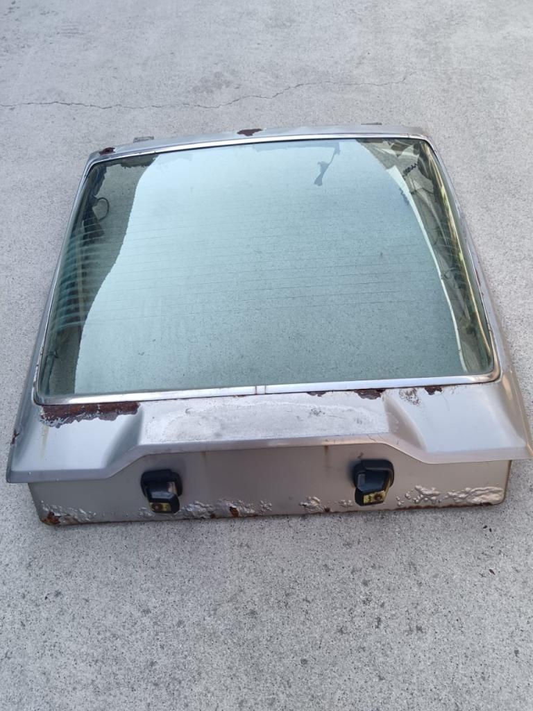 Lunette arrière pour Citroën SM LesAnciennes.com