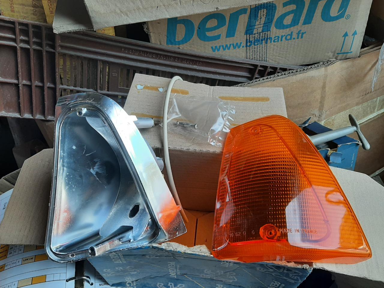 Clignotant TALBOT 1510 LesAnciennes.com