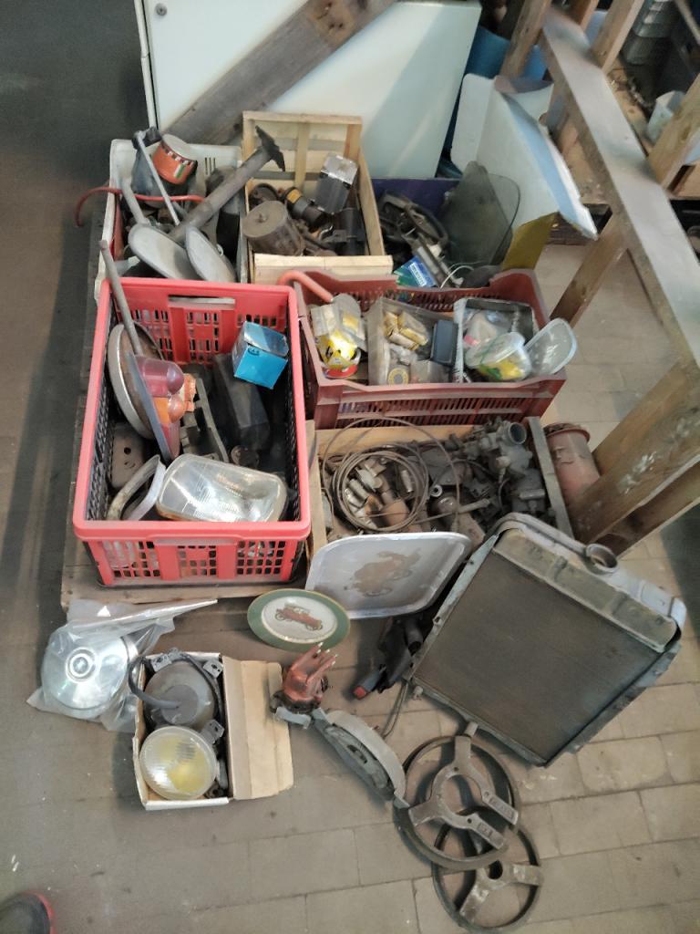 Lot de pièces diverses LesAnciennes.com