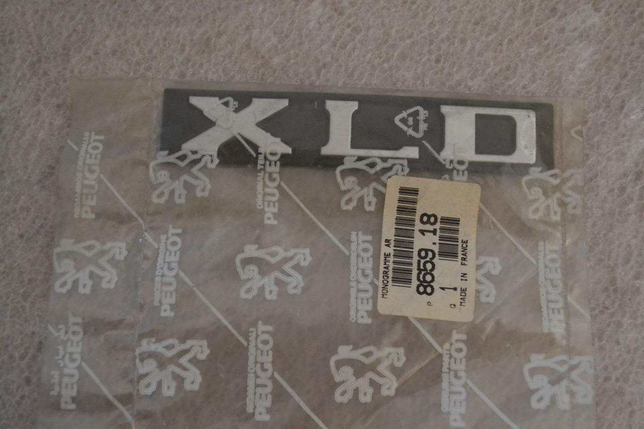 Monogramme "XLD" PEUGEOT 205 Berline neuf LesAnciennes.com