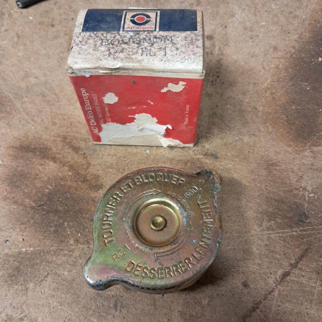 Bouchon de radiateur acdelco RC1 neuf LesAnciennes.com