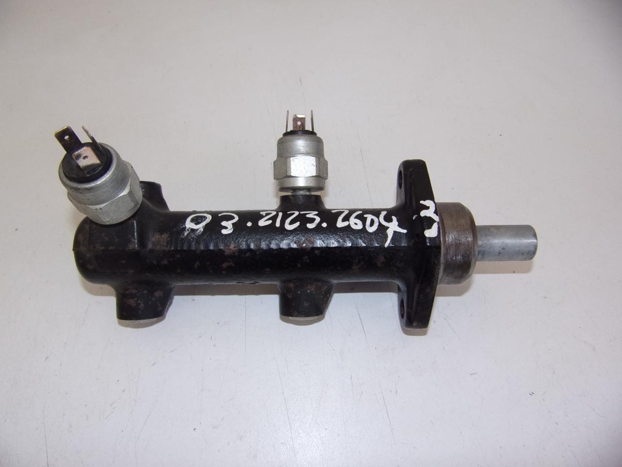 Maître-cylindre de frein pour VW TRANSPORTER T 2 LesAnciennes.com