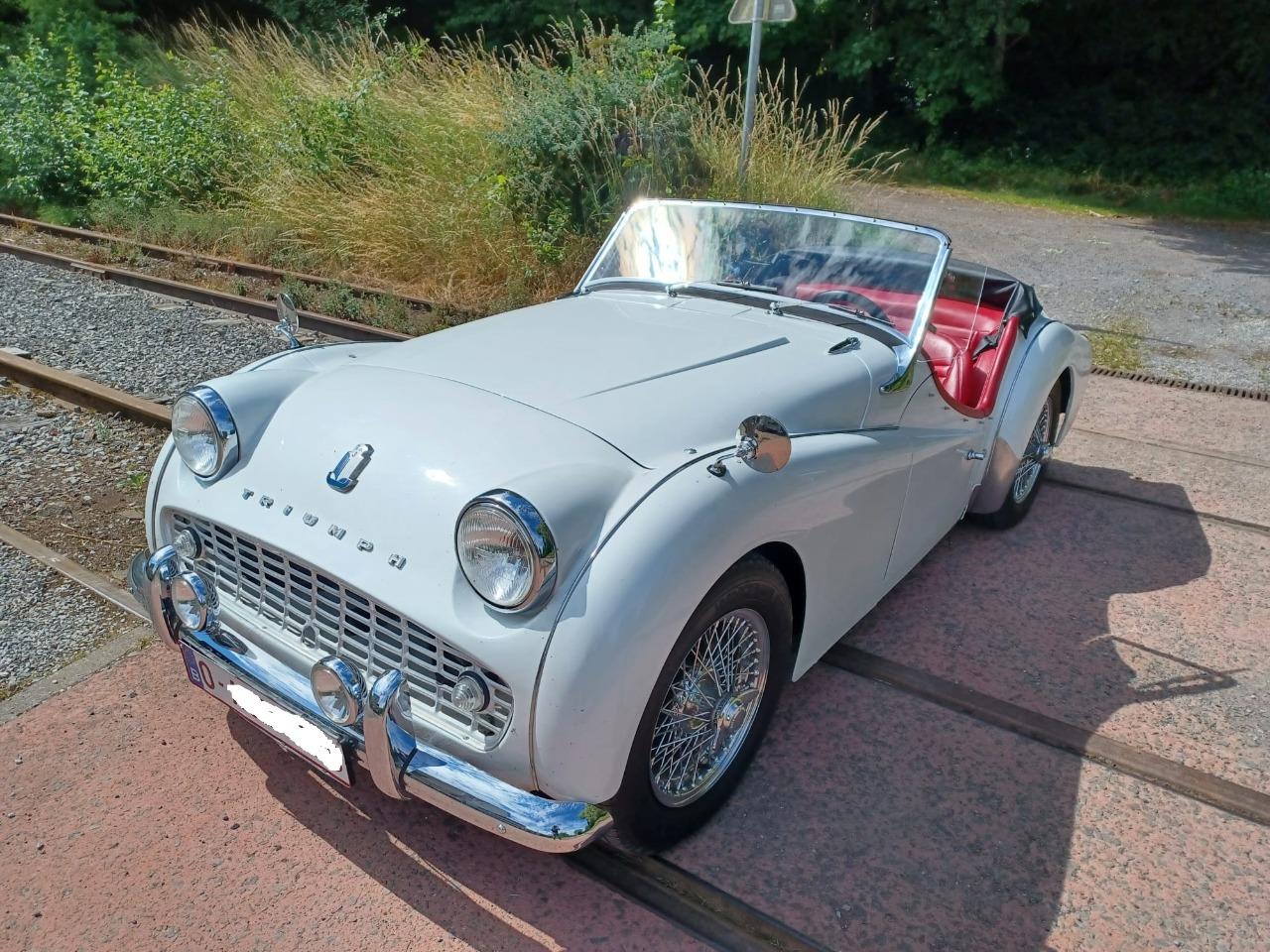 TRIUMPH TR3A - 1960 LesAnciennes.com