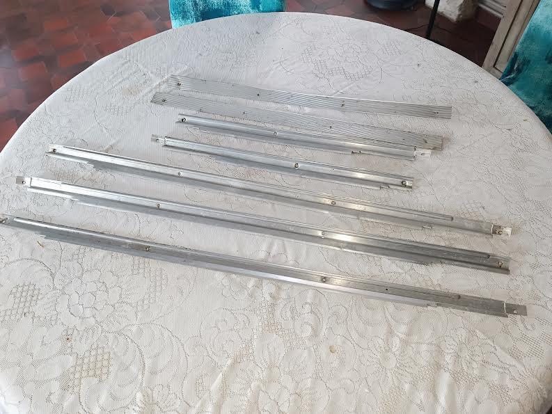 MOULURE DE SEUIL DE PORTE ALU POUR SIMCA 1100 LesAnciennes.com