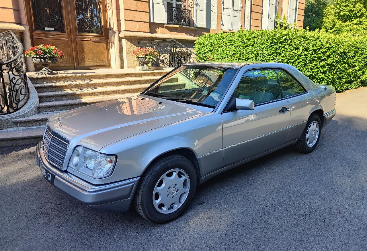 MERCEDES W124 coupé CE 220 - 1994 LesAnciennes.com
