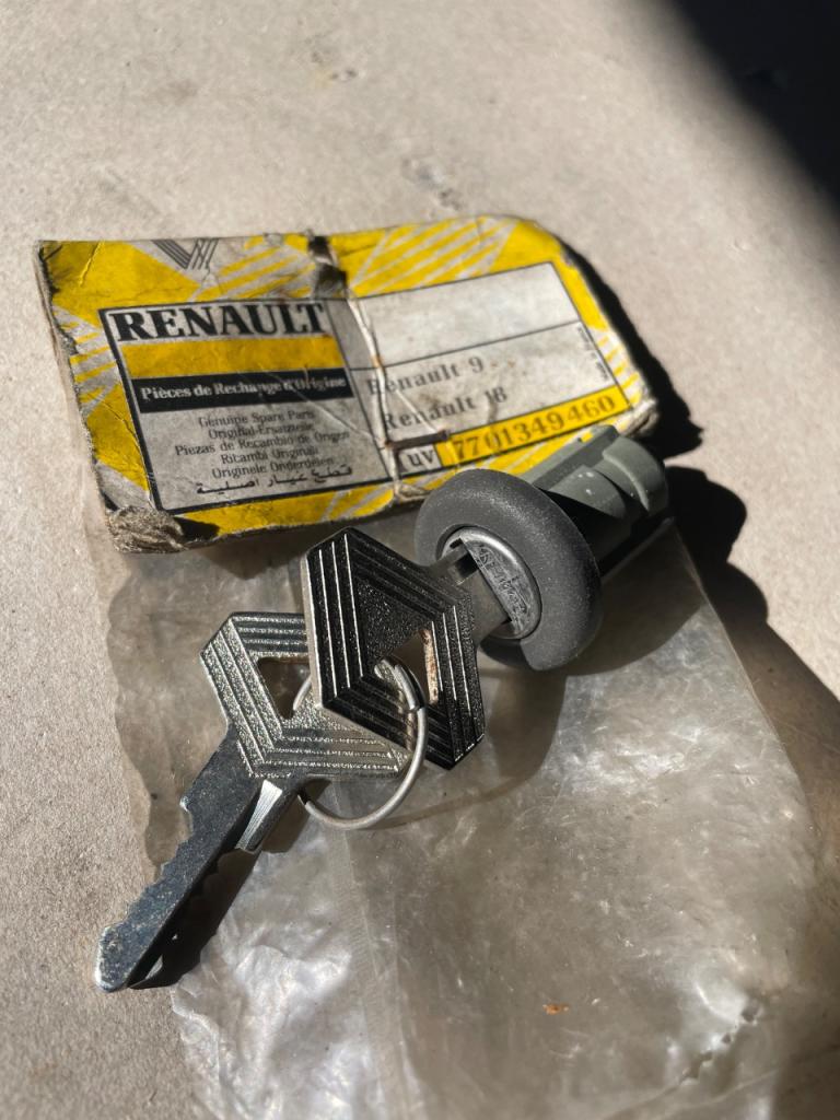 Serrure RENAULT 18 (R18) LesAnciennes.com