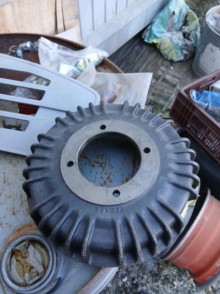 Tambour de frein CITROEN 2CV LesAnciennes.com