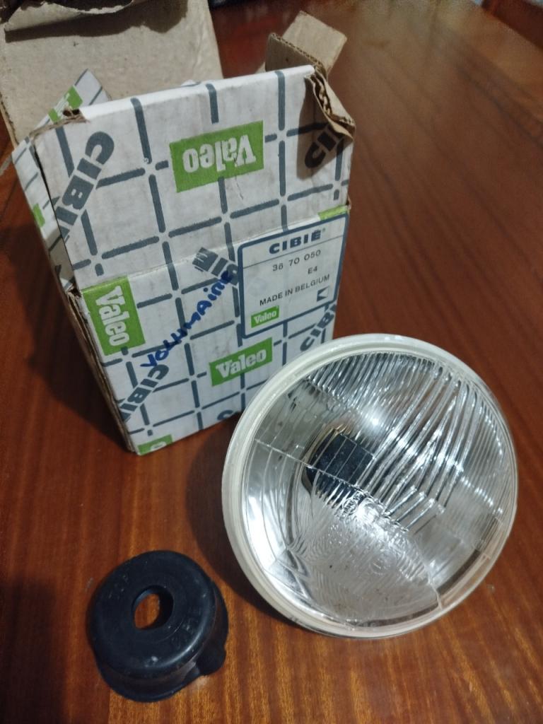 Phare morette pour PEUGEOT 504 Export US LesAnciennes.com