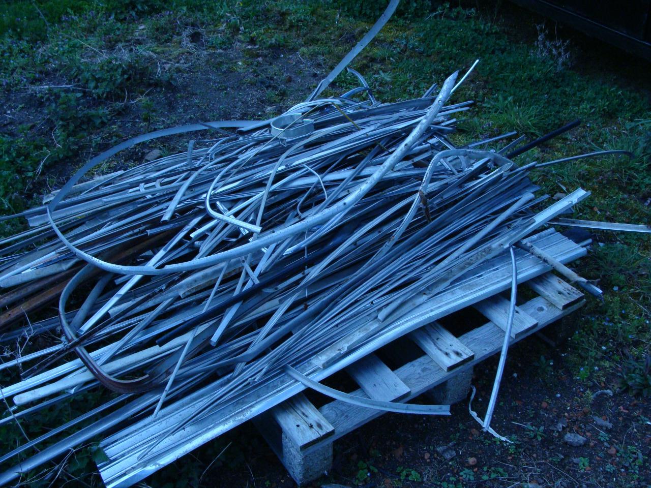 Lot de pièces DIVERS divers LesAnciennes.com