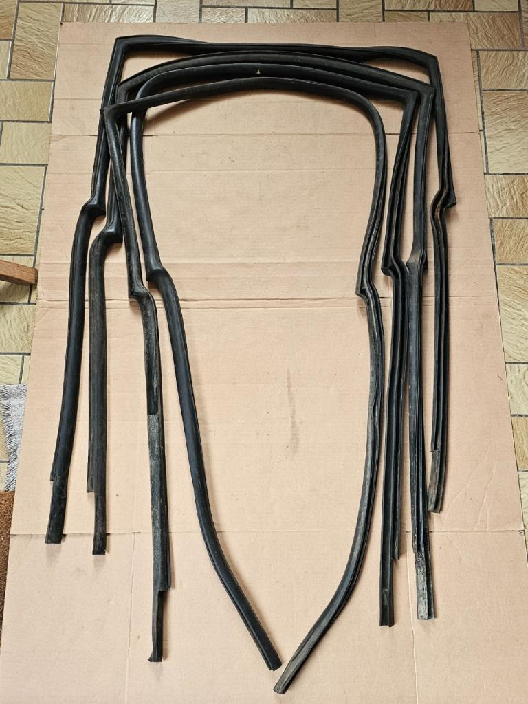 Caouchouc portiere CITROEN DS LesAnciennes.com