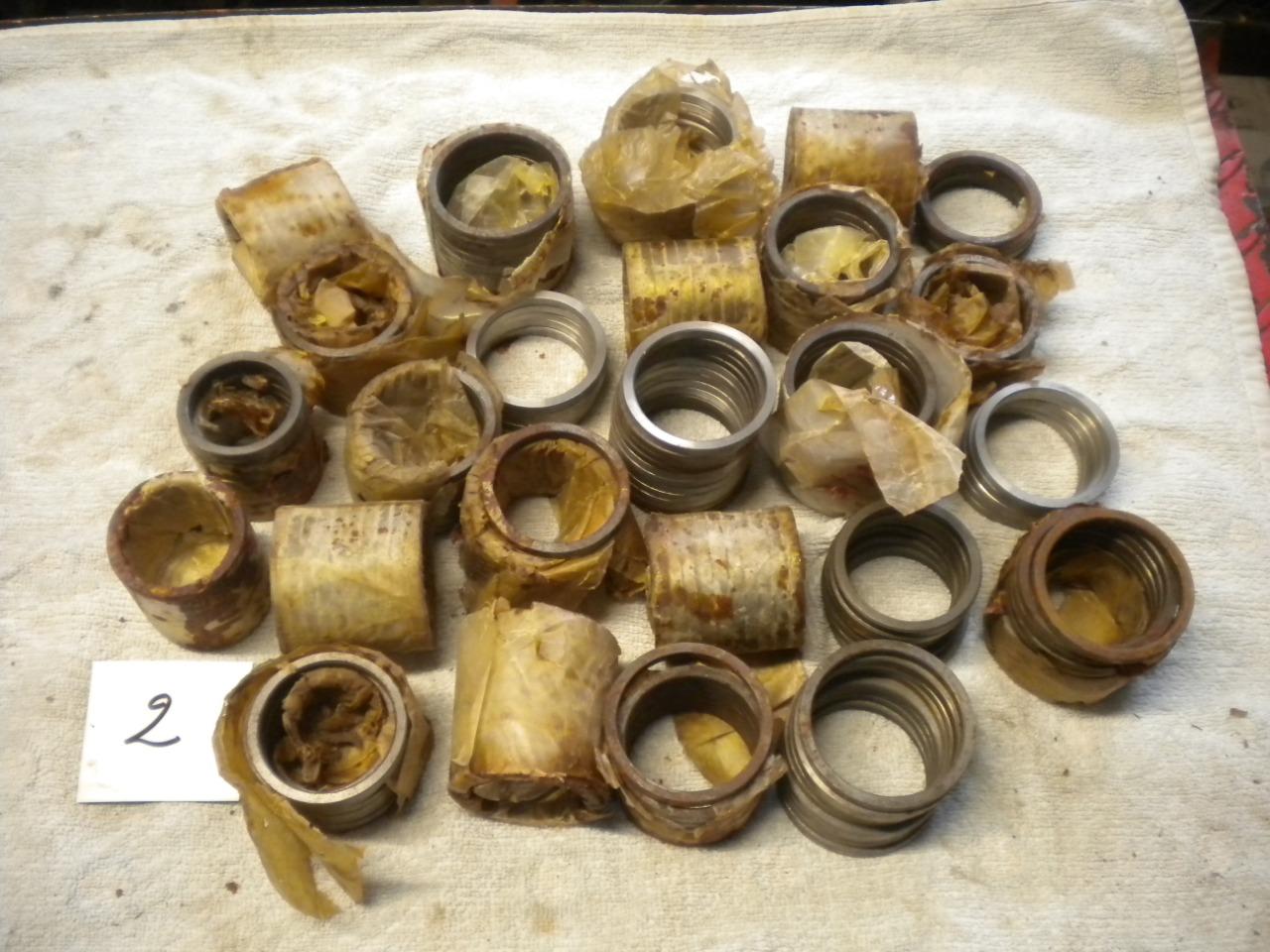 Pièces LOT DE SIEGES de soupapes voiture ancienne LesAnciennes.com