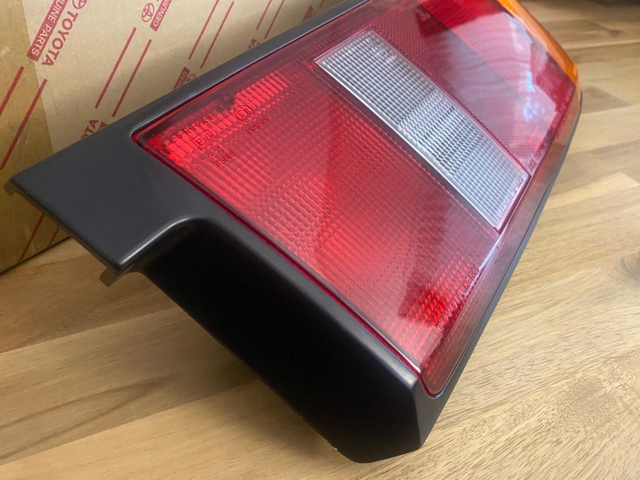 Feux TOYOTA MR2 LesAnciennes.com