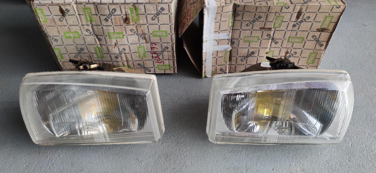 Phares CIBIE kangourou PEUGEOT 304 LesAnciennes.com