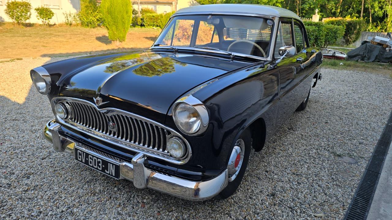 SIMCA Vedette Versailles - 1956 LesAnciennes.com
