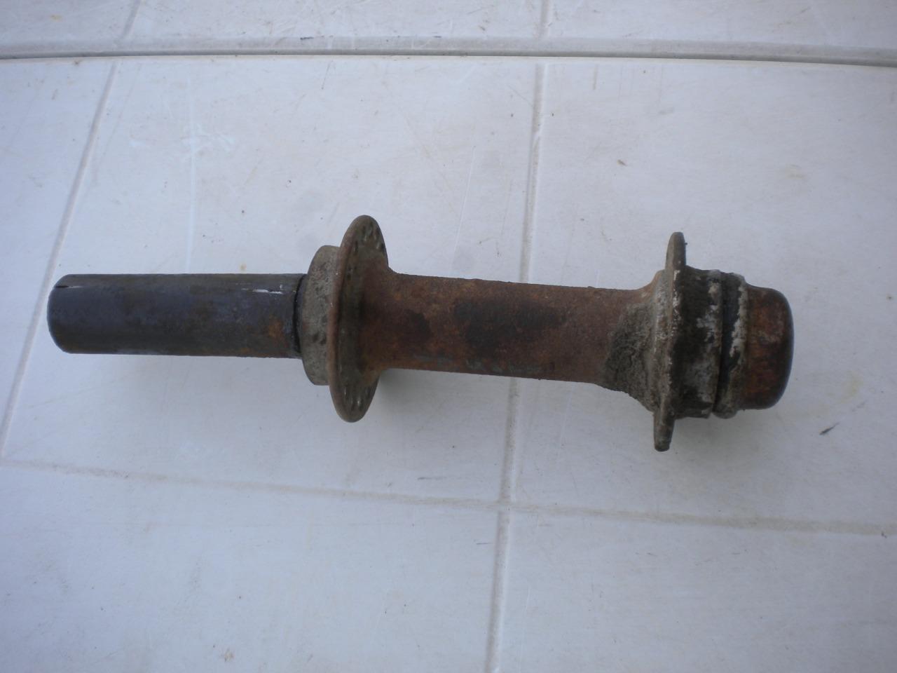 Pièces SIDE CAR un moyeu de roue moto ancienne LesAnciennes.com