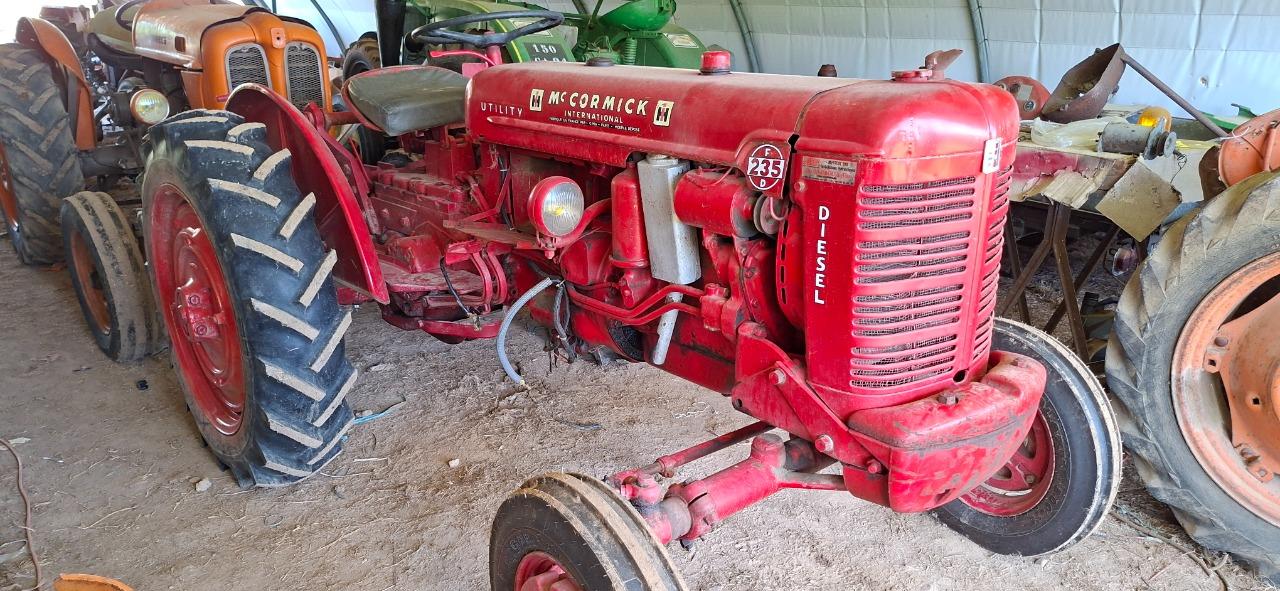 MCCORMICK 235D - 1964 LesAnciennes.com