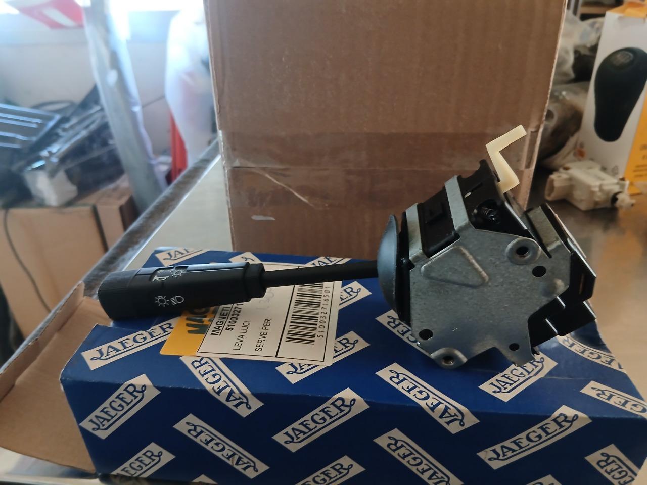 Commodo RENAULT 18 (R18) LesAnciennes.com