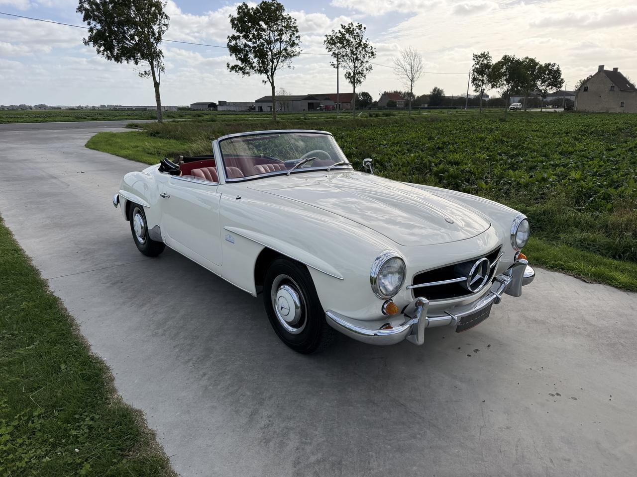 1959 Mercedes-Benz 190SL W121 LesAnciennes.com