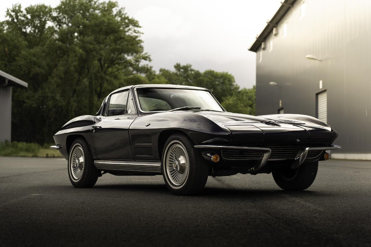 CHEVROLET Corvette C2 - 1964 LesAnciennes.com
