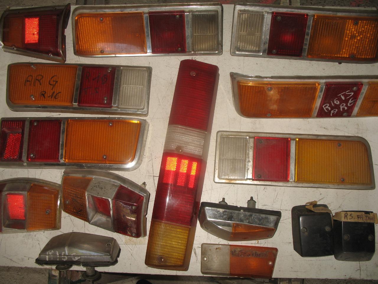 Cabochons RENAULT cabochons LesAnciennes.com