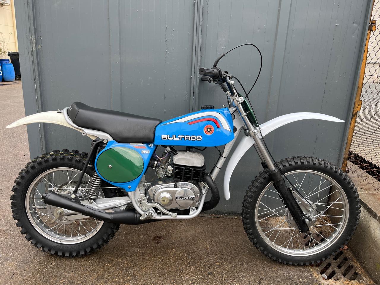 BULTACO Pursang - 1977 LesAnciennes.com