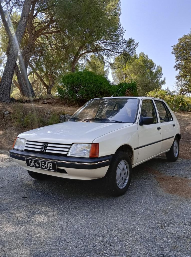 PEUGEOT 205 Automatic - 1986 LesAnciennes.com