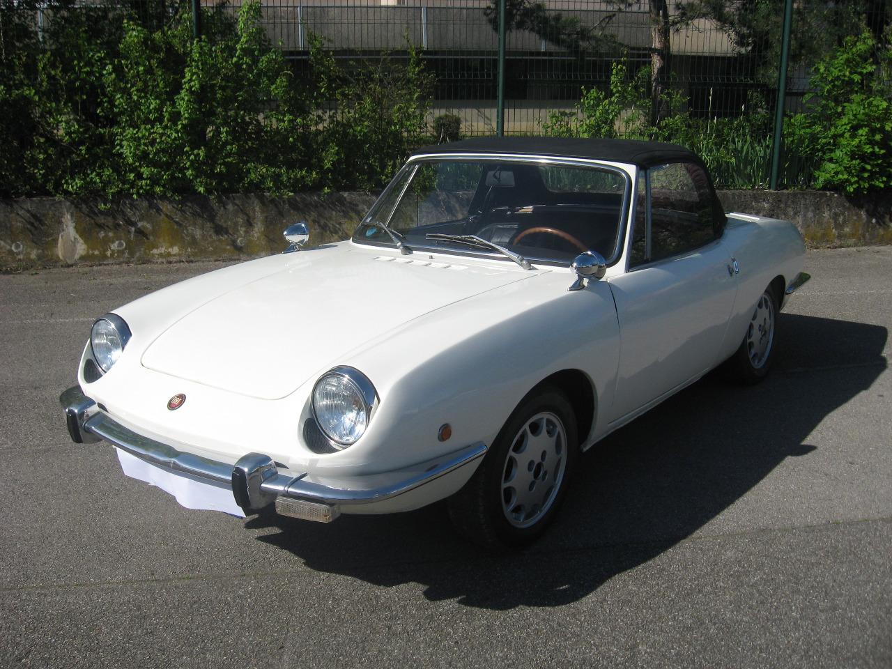 FIAT 850 spider - 1968 LesAnciennes.com
