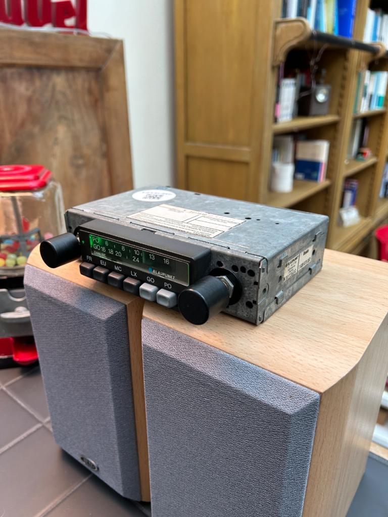 Autoradio BLAUPUNKT Danube 7 639 073 352 NA LesAnciennes.com