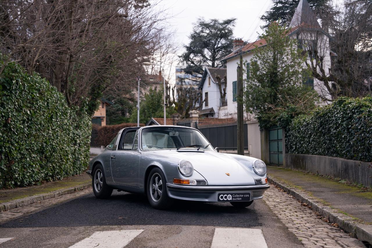 PORSCHE 911 2.2L T Targa - 1971 LesAnciennes.com