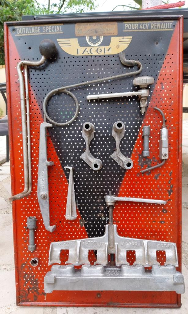 Outillages RENAULT 4CV LesAnciennes.com