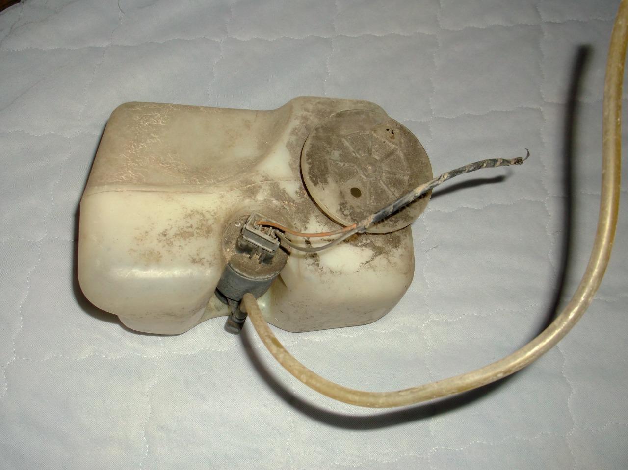 Réservoir RENAULT 9 (R9) LesAnciennes.com