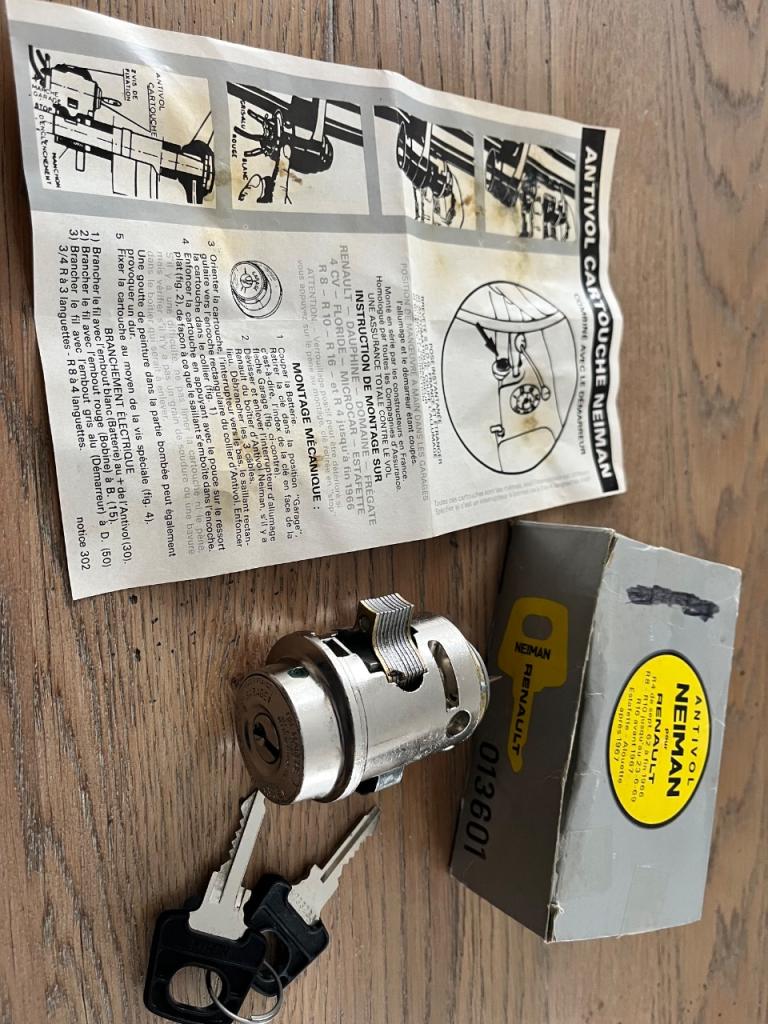 Neiman neuf Renault caravelle Floride R8 Alpine LesAnciennes.com