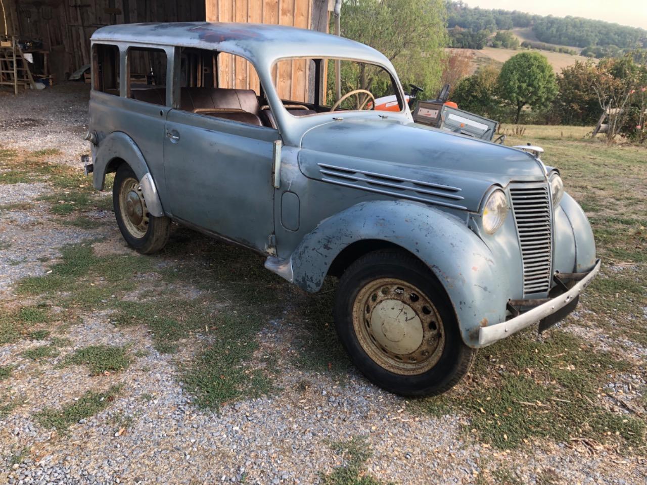 RENAULT Juvaquatre AHG 2 fourgon vitrée - 1952 LesAnciennes.com
