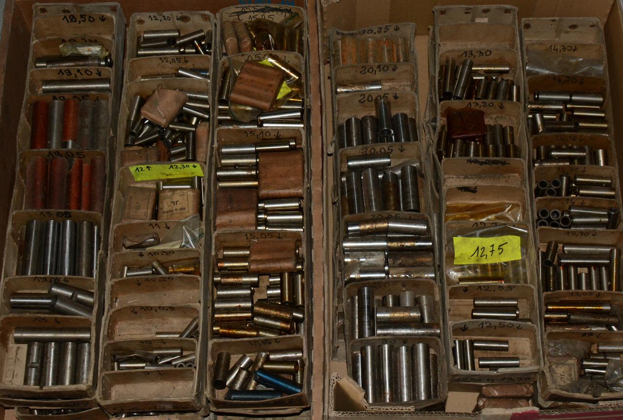 Axes de pistons Auto neufs nombreuses dimensions LesAnciennes.com