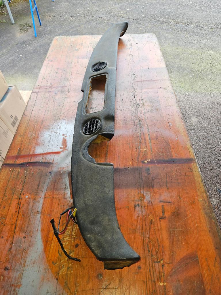 CASQUETTE de TABLEAU DE BORD SIMCA 1300 / 1500 LesAnciennes.com