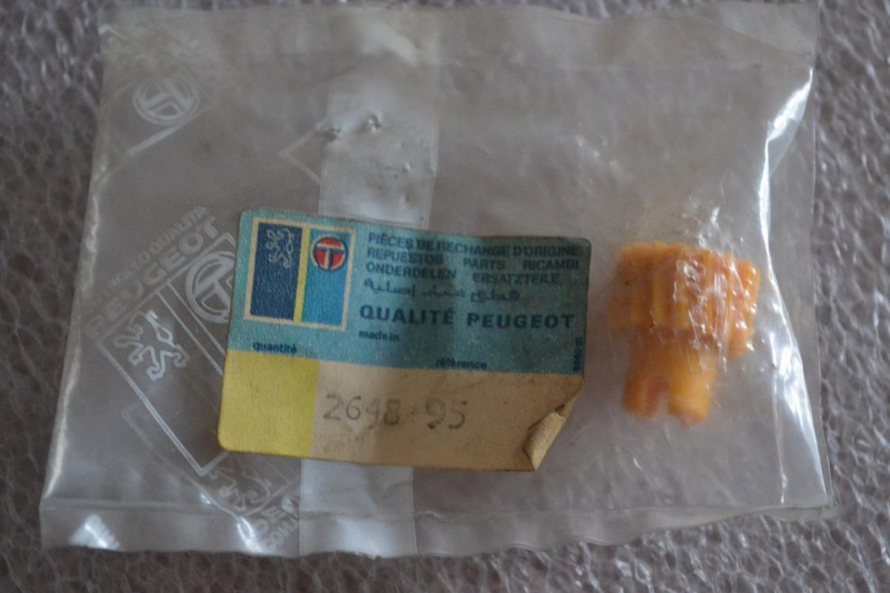 Pignon de compteur, jaune, PEUGEOT 305, neuf LesAnciennes.com